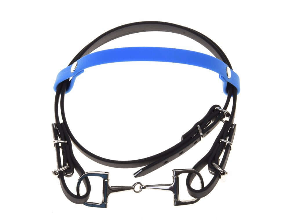 The Bridle with Blue Headband (size S) by Hobby Horse LarDen is a black and blue synthetic bridle with a metal bit, adjustable straps, silver buckles, a changeable browband, and detachable reins, shown flat on a white background.