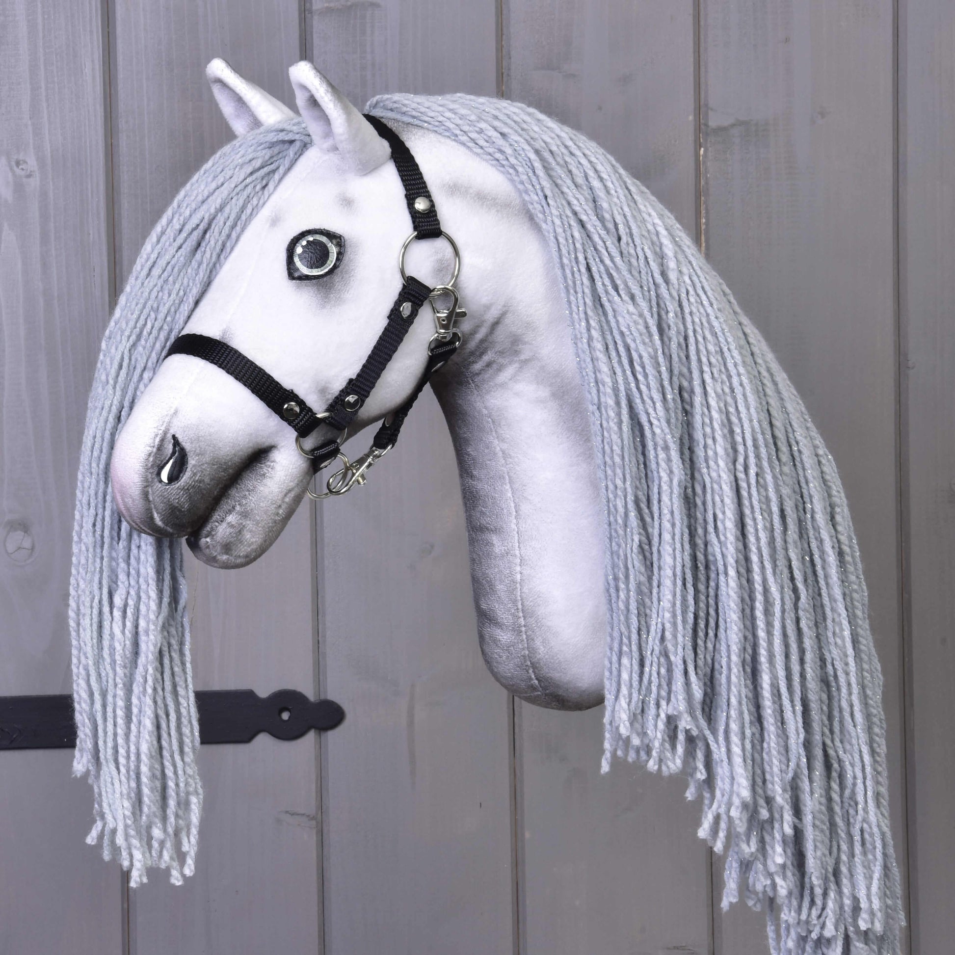 Hobby Horse Einhorn Silver mit Trense und Halfter