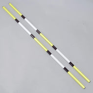 Barres d’obstacle jaune-noir, 2 pcs de Hobby Horse LarDen, comprenant deux barres légères en PVC enduit de 32 mm avec sections alternées jaunes, blanches et noires, présentées parallèlement sur une surface gris clair.