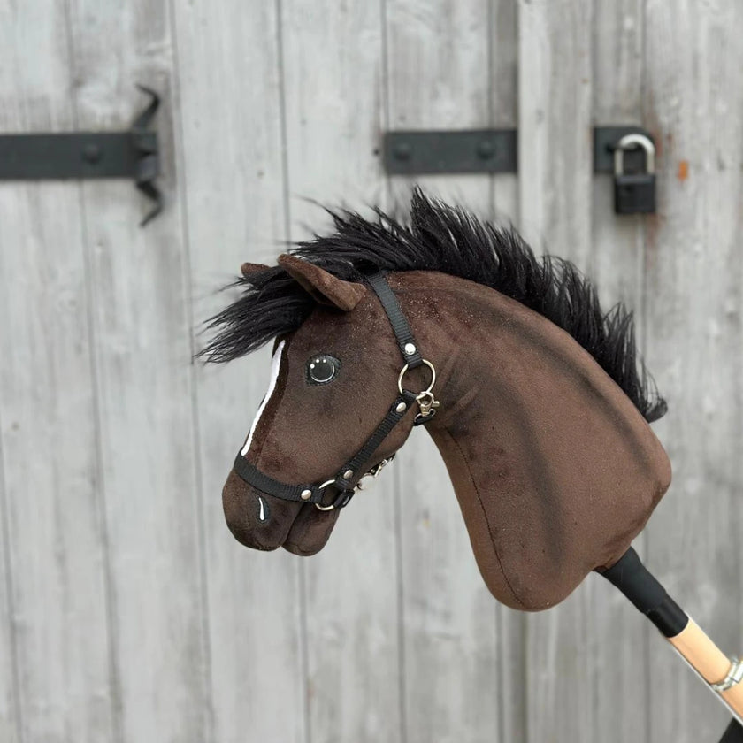 Hobby Horse Lucas mit schwarzem Halfter