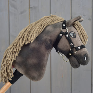 Hobby Horse Avalon mit schwarzem Halfter, Größe XS