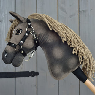 Hobby Horse Avalon mit schwarzem Halfter, Größe XS