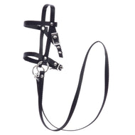 Hobby Horse LarDen Schwarzes Zaumzeug mit Zügel aus Gurtband, für kleine Tiere konzipiert, mit verstellbaren Riemen, Metallschnallen und Ringen. Ideal als Zaumzeug für Hobby Horse, dieses Set enthält Zügel und ist vor weißem Hintergrund abgebildet.