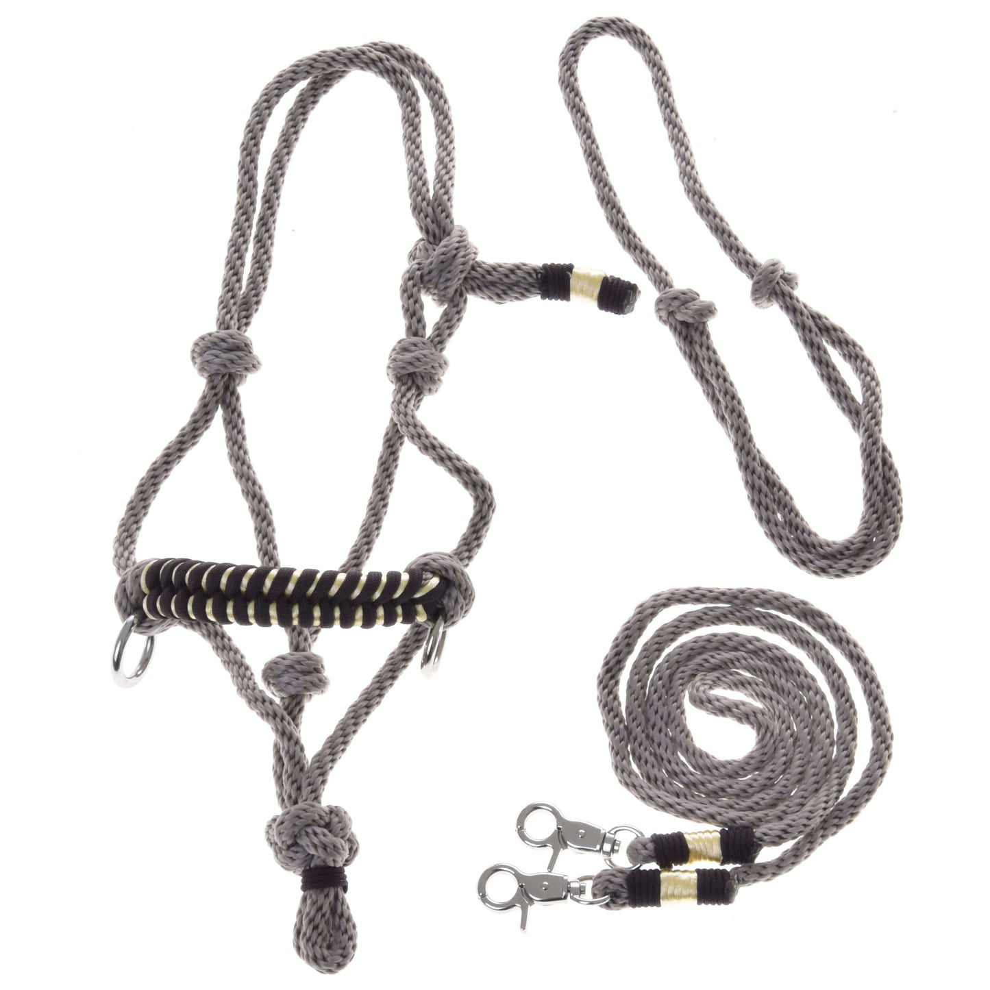 Seilset Splendid von Hobby Horse LarDen ist ein graues Seilhalfter mit schwarzen und beigen Umwicklungen und Metallclips, geeignet für Pferde, Nutztiere oder ein Hobby Horse, freigestellt vor weißem Hintergrund.