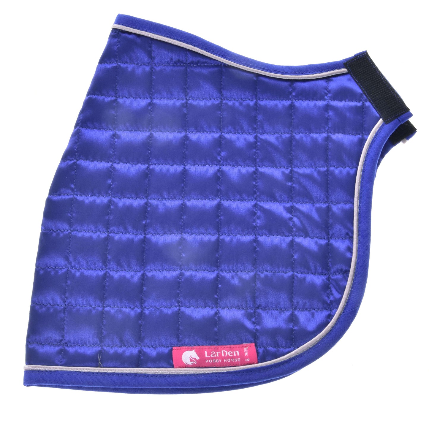 Decke DeLuxe Blue doppelseitig Satteldecke von Hobby Horse LarDen für Schutz, mit rosa LarDen Etikett in der unteren rechten Ecke und schwarzen Klettverschlüssen am oberen rechten Rand.