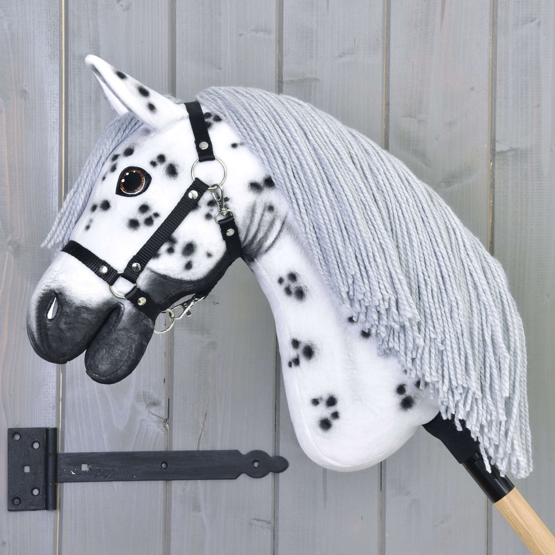 Hobby Horse Chantal mit Schwarzem Halfter
