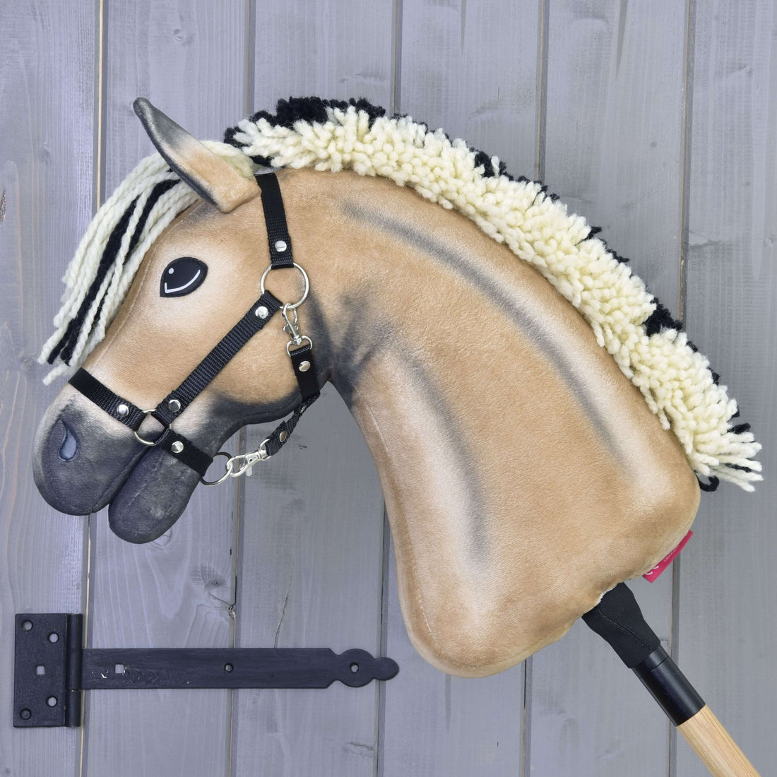Hobby Horse Colby mit Schwarzem Halfter