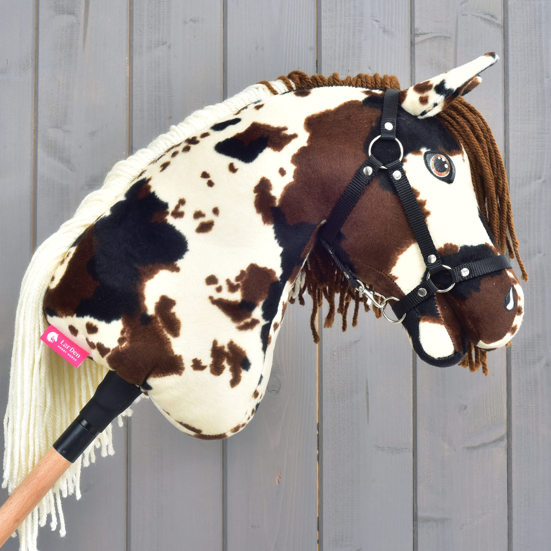 Hobby Horse Dakota mit schwarzem Halfter