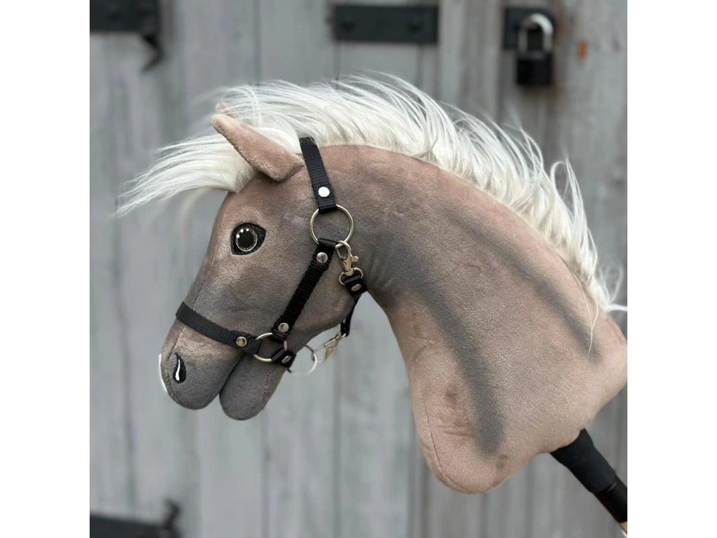 Hobby Horse Happy Boy mit schwarzem Halfter
