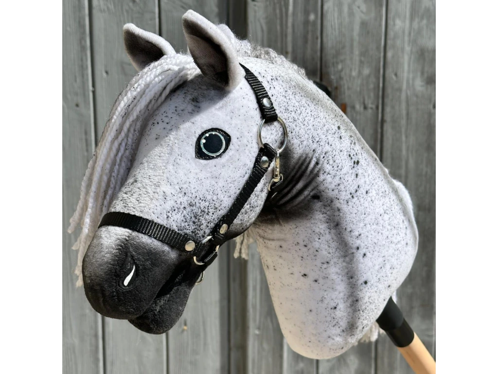 Hobby Horse Naivy mit schwarzem Halfter
