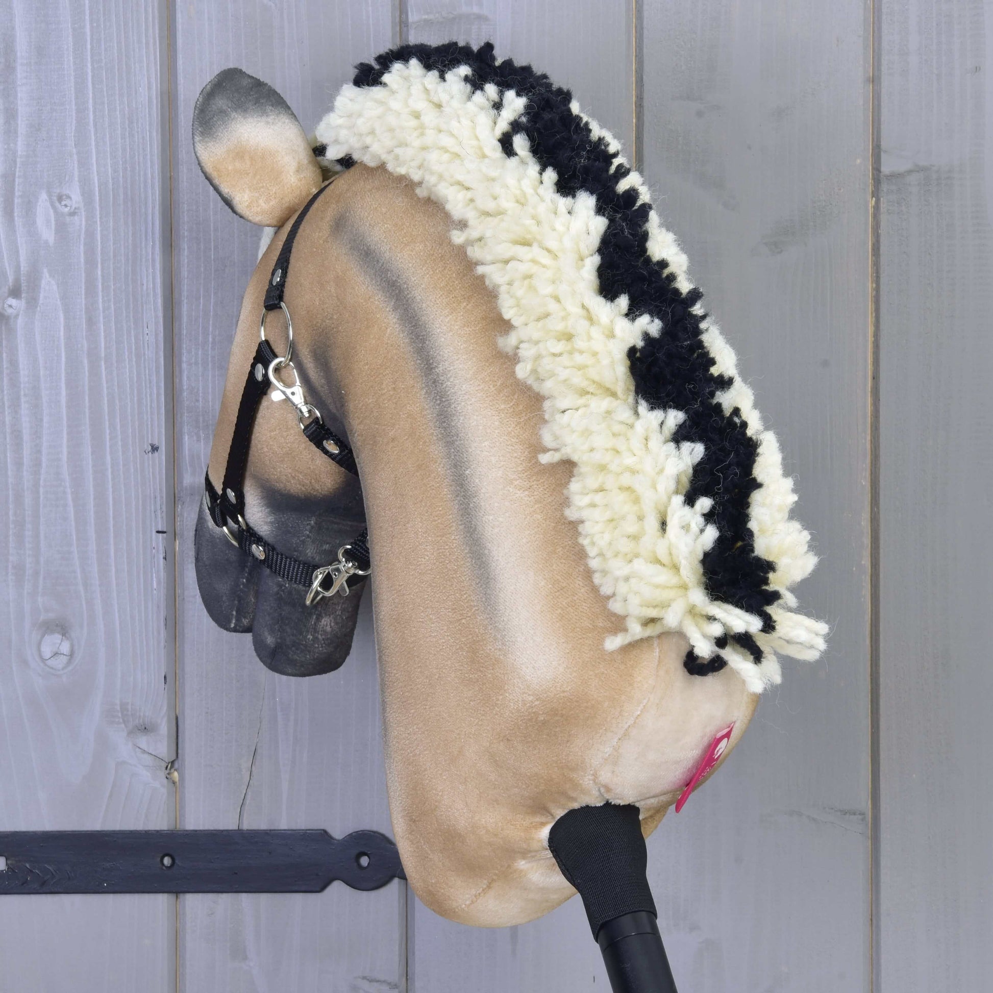 Hobby Horse Ozzy mit Schwarzem Halfter