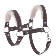 Hobby Horse LarDen Halfter mit Fell - Kunstleder Walnut aus braunem Kunstleder mit Metallschnallen und -ringen sowie weichem beigem Fleece am Nasenriemen und Genickstück für Komfort – ideal als stilvolles Halfter für Hobby Horse.