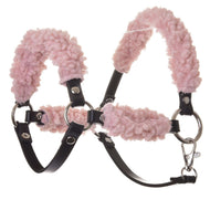 Schwarzes Halfter mit Full altrosa Fell - Kunstleder von Hobby Horse LarDen mit weichem, flauschigem rosa Fleece am Nasenriemen, Genickstück und an den Backenstücken für zusätzlichen Komfort und Halt.