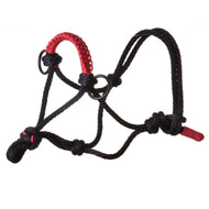 Hobby Horse LarDen Seilhalfter Funke, ein schwarzes Seilhalfter mit roten Akzenten auf einer Seite und Metallringen, ideal zum Führen und Trainieren von Pferden oder als besonderes Accessoire für dein Hobby Horse.