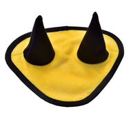 Ohrenkappe Yellow (Gr. M) von Hobby Horse LarDen mit weichem, dreieckigem gelbem Design und schwarz eingefassten, aufrecht stehenden kegelförmigen Ohren. Ideal als Ohrenkappe für Hobby Horse oder Kostüm-Accessoire und bietet zudem leichten Insektenschutz.