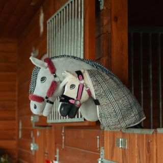 💯Seit gestern ist in unserem Onlineshop die neue Kollektion verfügbar, in der Sie wunderschöne Kappzäume und Zaumzeuge...